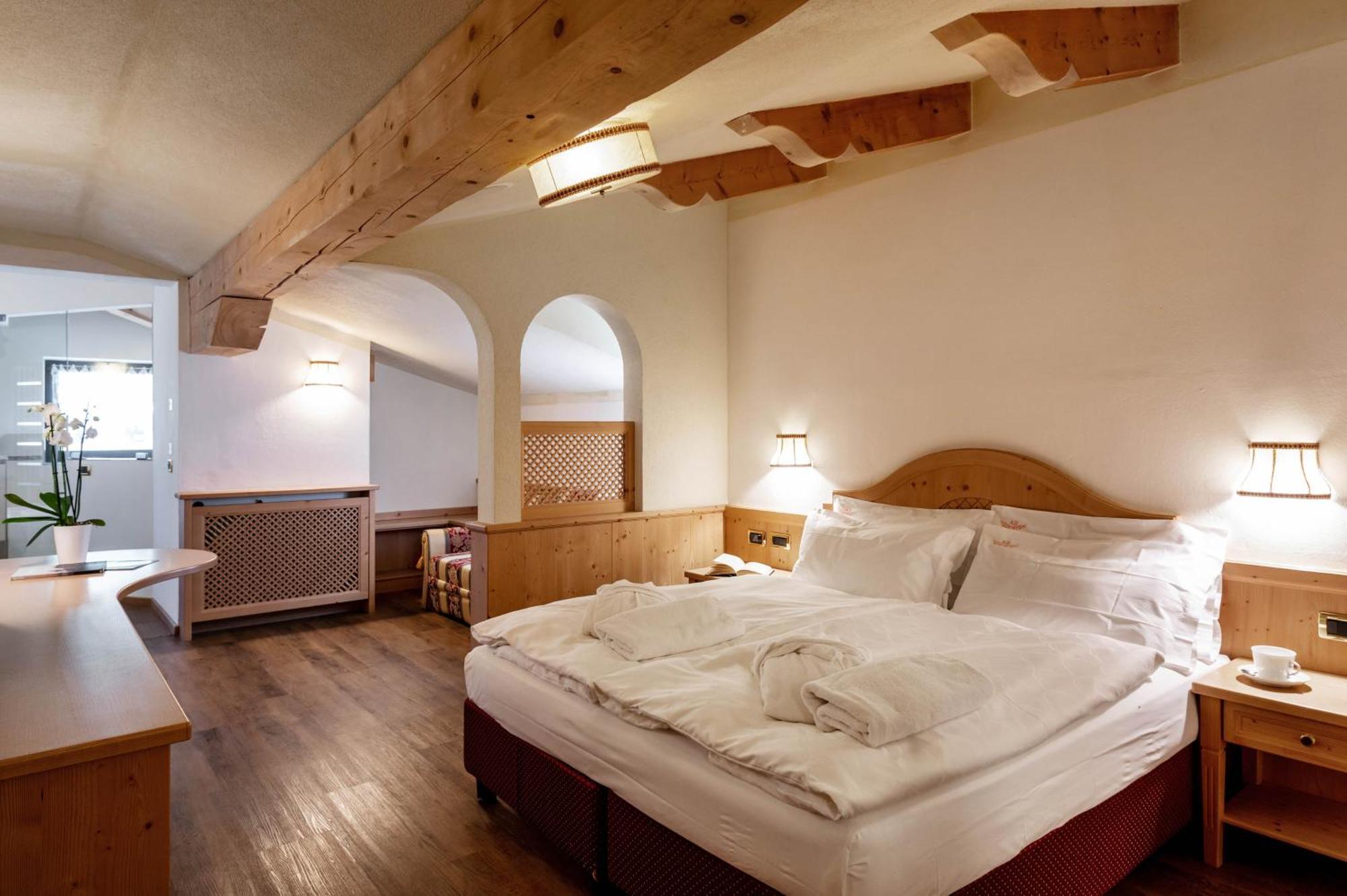 Hotel Terme Antico Bagno Pozza di Fassa Ruang foto