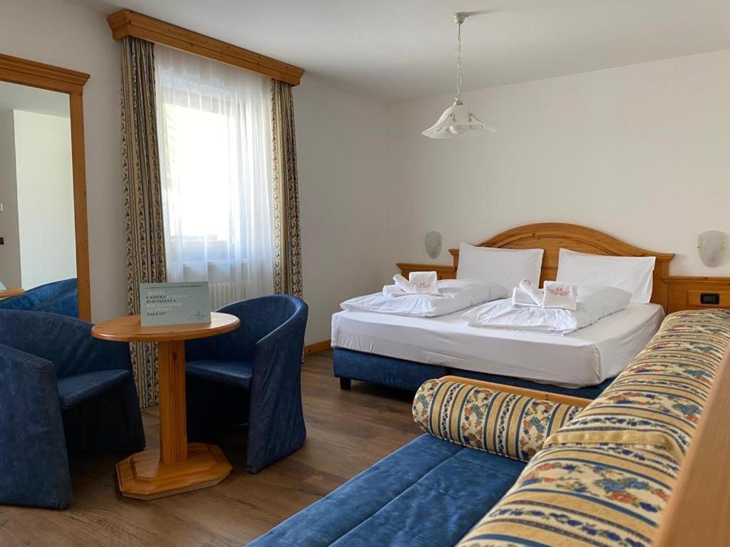 Hotel Terme Antico Bagno Pozza di Fassa Ruang foto