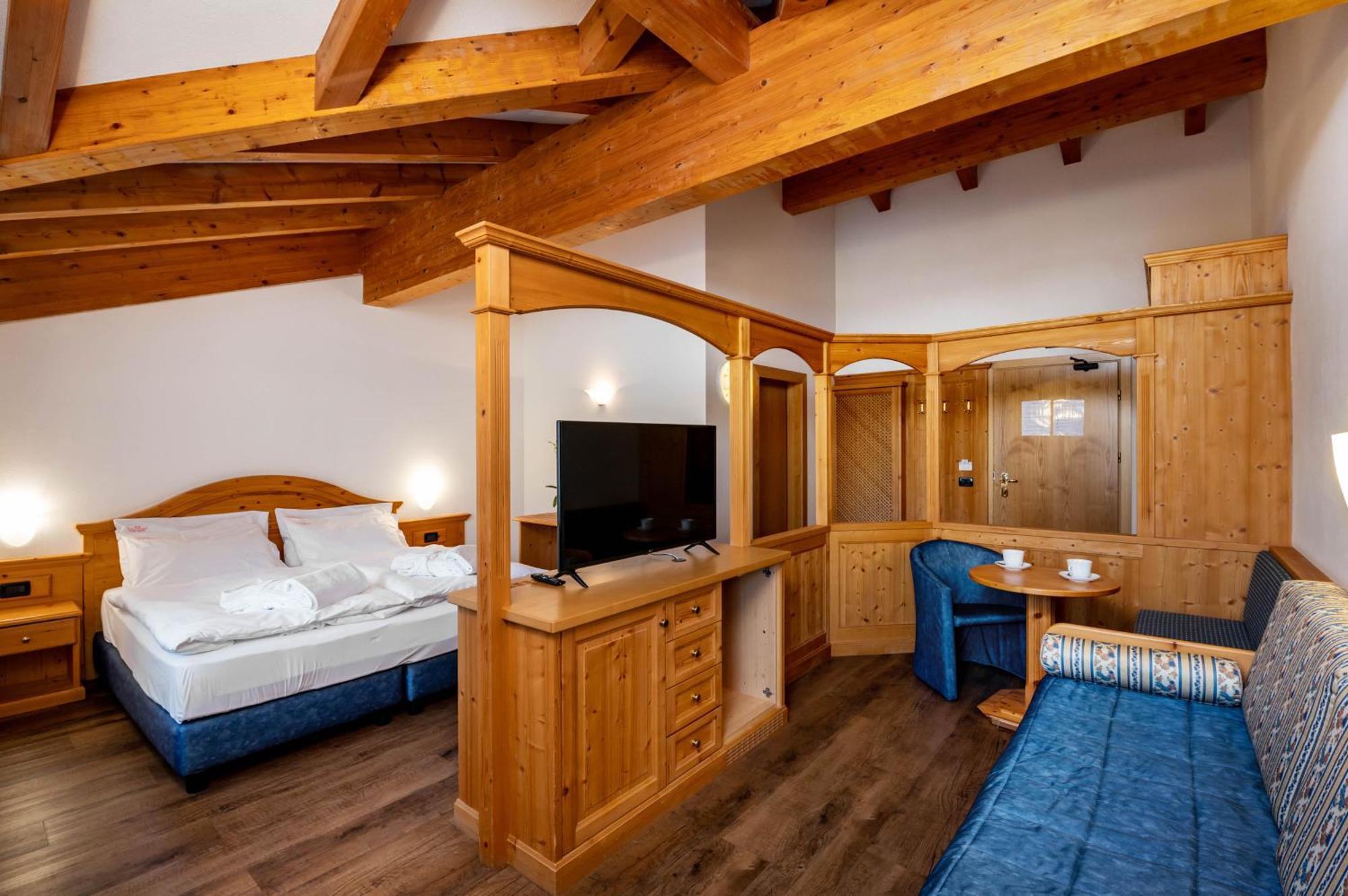 Hotel Terme Antico Bagno Pozza di Fassa Ruang foto